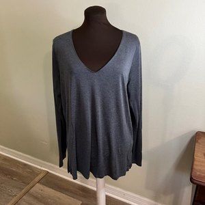 Tahari Gray Long Sleeve Tunic Top